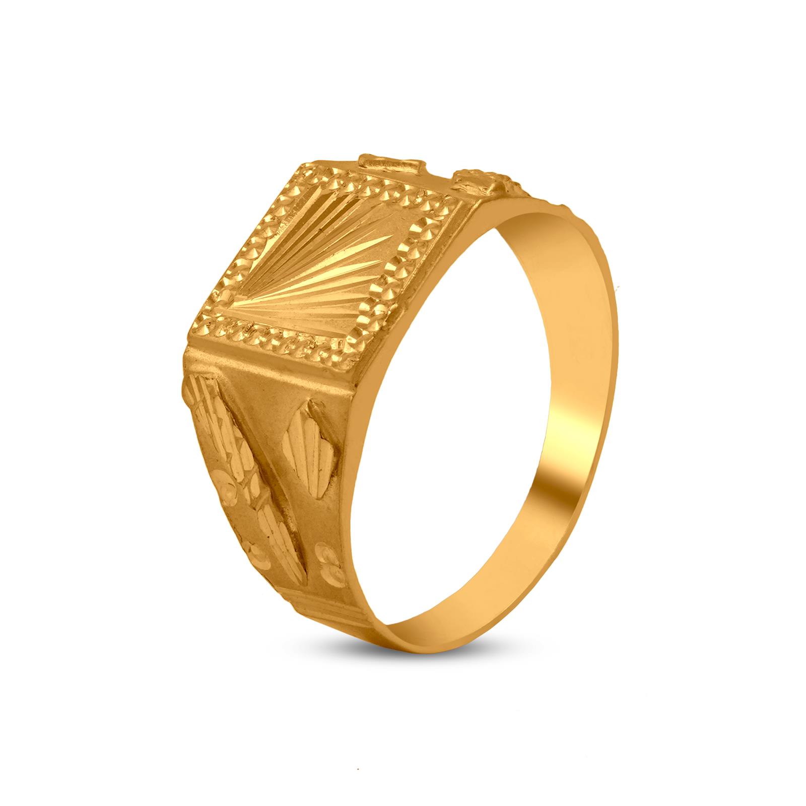 An Embedded Gold Men's Ring